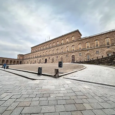 Luxurious View On Pitti Palace *