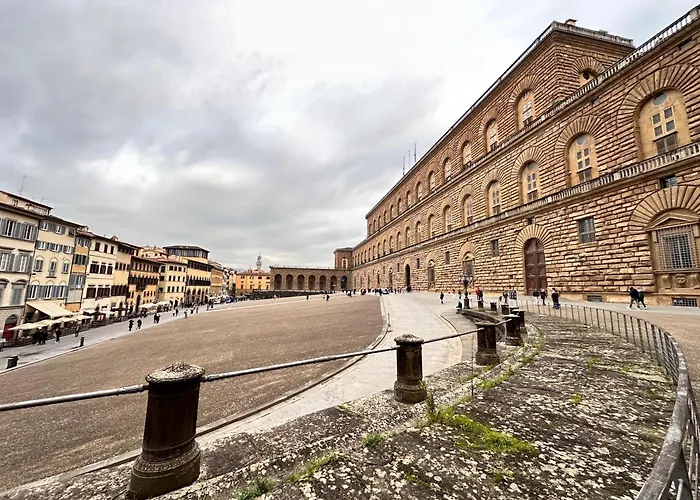 Luxurious View On Pitti Palace *