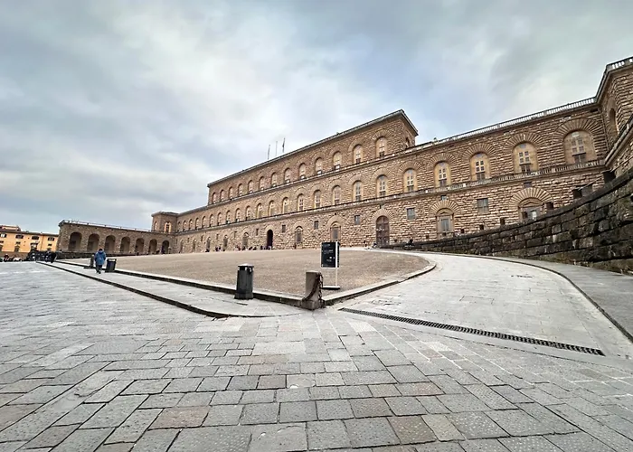 Luxurious View On Pitti Palace *